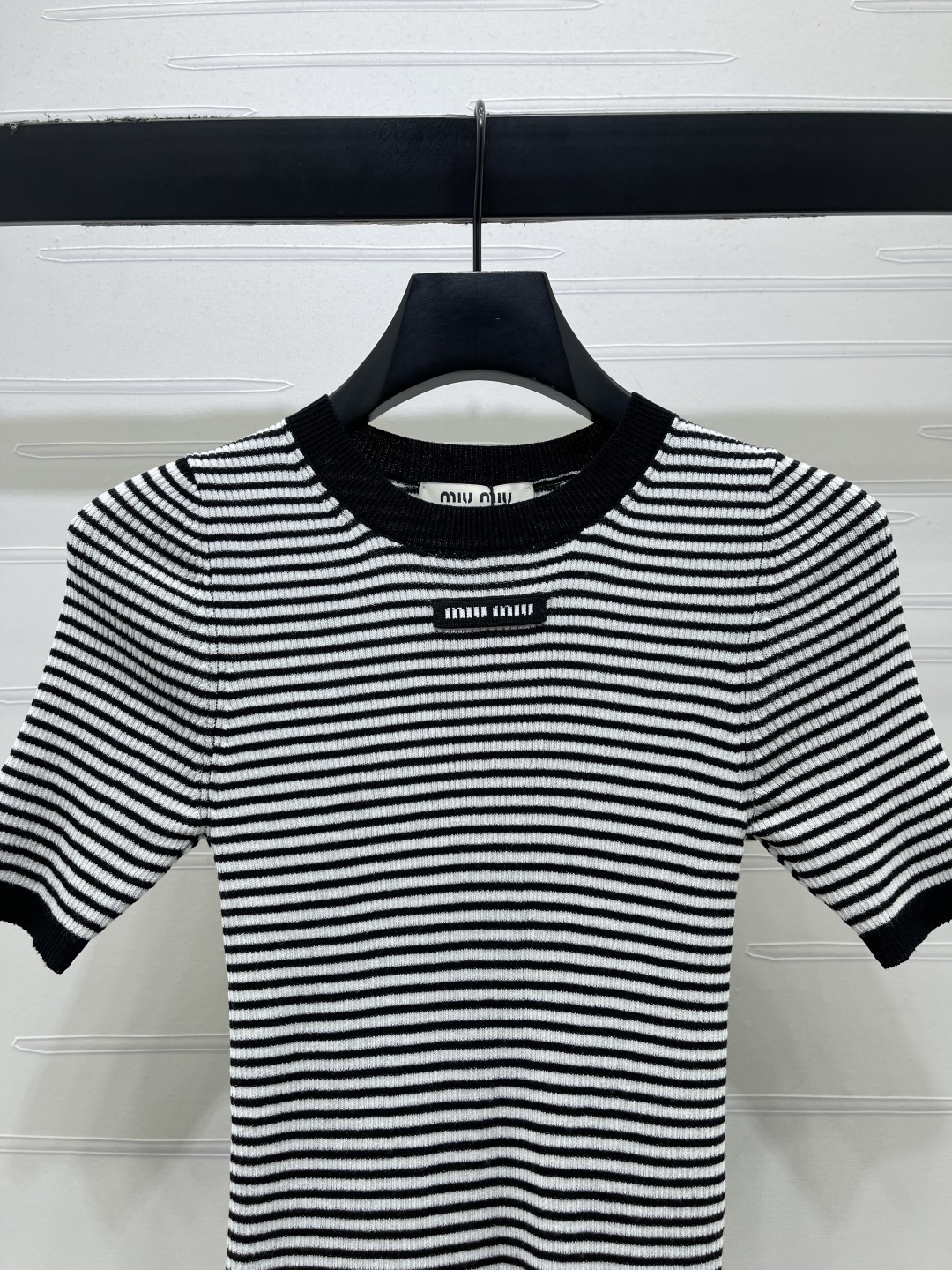 Women's short sleeves